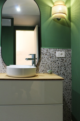 Bagno in stile moderno di 4 di Alessia De Gregorio