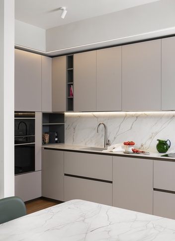 Cucina in stile contemporaneo di 9 di EasyRelooking srls