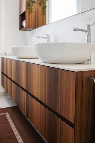 Bagno in stile contemporaneo di 6 di VMarchitetti