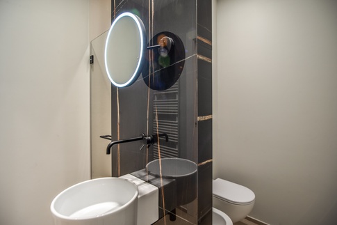 Bagno di Servizio in stile moderno di 4 di 2F Innova srl