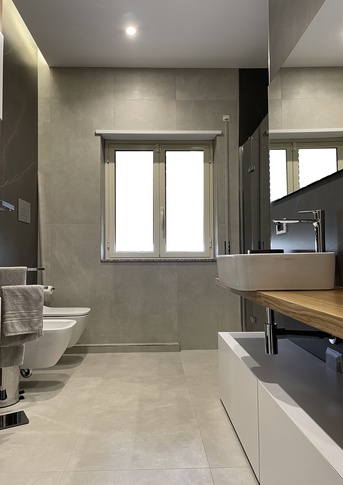 Bagno in stile minimal di 7 di IMA STUDIO