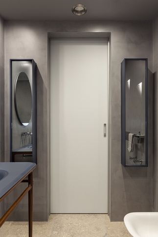 Bagno in stile contemporaneo di 6 di architetto Caterina Martini