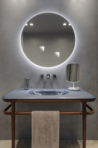 Bagno in stile contemporaneo di 6 di architetto Caterina Martini