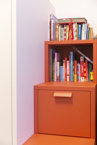 Cameretta Bambini in stile contemporaneo di 16 di Serena Trentarossi Architetto Cameretta Bambini in stile contemporaneo di 16 di Serena Trentarossi Architetto