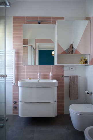 Bagno in stile moderno di 4 di Angela Baccaro Place Milano