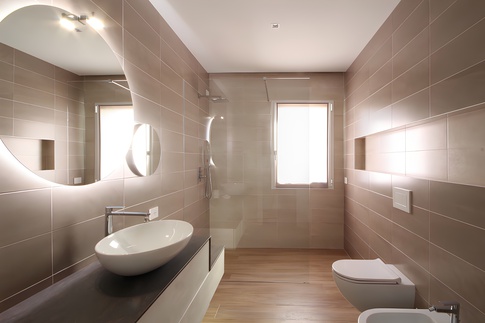 Bagno in stile moderno di 4 di JFD Juri Favilli Design