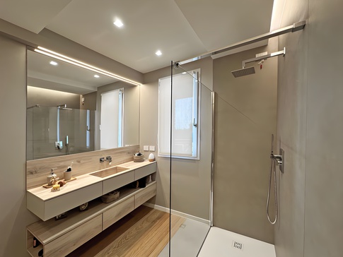 Bagno in stile moderno di 10 di JFD Juri Favilli Design