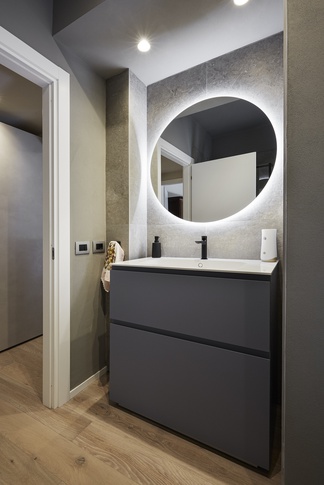 Bagno in stile transitional di 6 di Arar Studio di Arar Muna Isabella