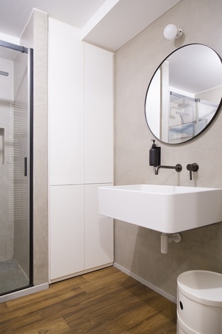 Bagno in stile industriale di 5 di Serena Trentarossi Architetto