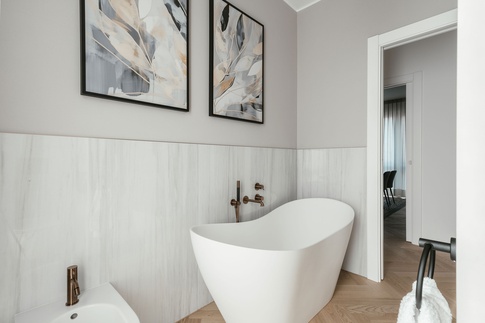 Bagno in stile classico di 6 di Annalisa Carli Architetto