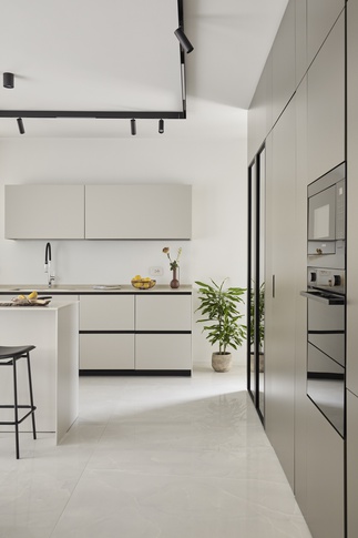 Cucina in stile contemporaneo di 12 di Chantal Forzatti architetto