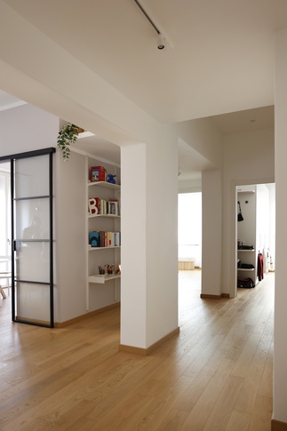 Ingresso in stile contemporaneo di 5 di Valentina Solera Architetto Ingresso in stile contemporaneo di 5 di Valentina Solera Architetto