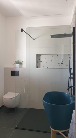 Bagno in stile contemporaneo di 6 di ValentinaZoccoArchitetto