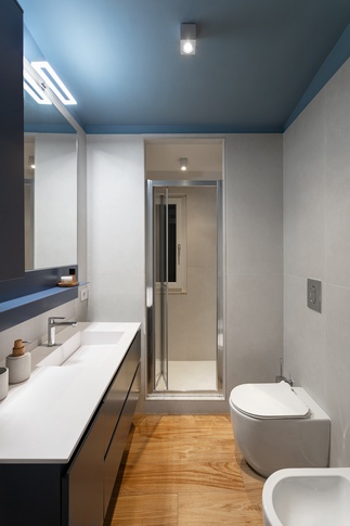 Bagno in stile contemporaneo di 5 di Studio Gaetano Riccardelli