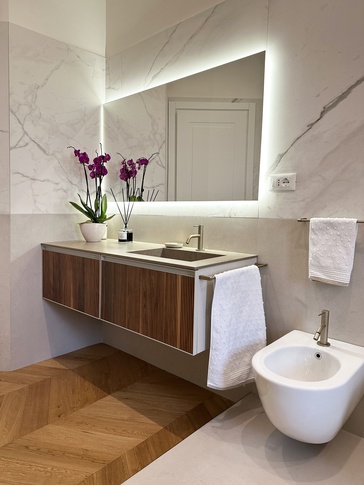 Bagno in stile contemporaneo di 7 di Gianluca Chiocca Interior Design Studio