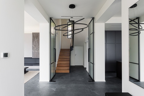 Ingresso in stile moderno di 10 di NOMADE ARCHITETTURA Ingresso in stile moderno di 10 di NOMADE ARCHITETTURA