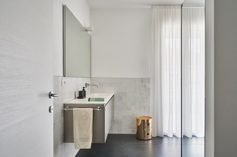 Bagno in stile contemporaneo di 6 di GB+S | Gianluca Bugeia Studio