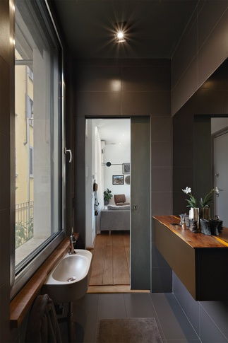 Bagno in stile contemporaneo di 6 di OZ Interiors