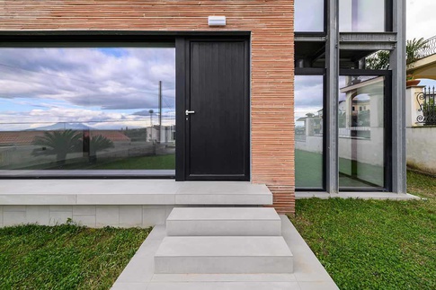 Ingresso in stile contemporaneo di 13 di MANUARINO architettura design comunicazione