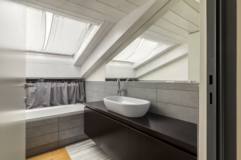 Bagno in stile nordico di 4 di Chantal Forzatti architetto