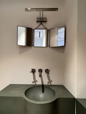 Bagno di Servizio in stile soft industrial di 3 di MOA studio