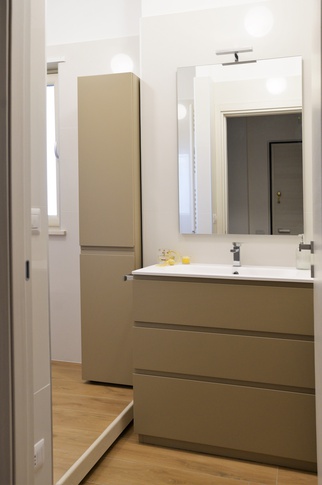 Bagno in stile contemporaneo di 4 di Fiorenzo D'Onofrio Architetto