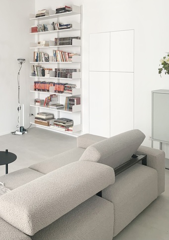 Open Space in stile minimal di 38 di AV Architettura