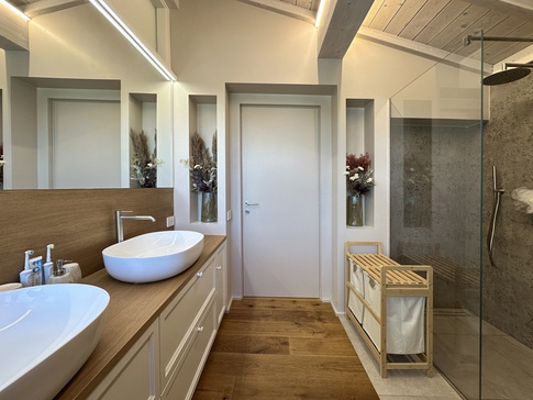 Bagno in stile rustico di 4 di JFD Juri Favilli Design