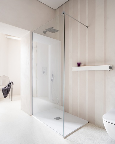 Bagno in stile contemporaneo di 7 di Barbara Vucusa Architetto