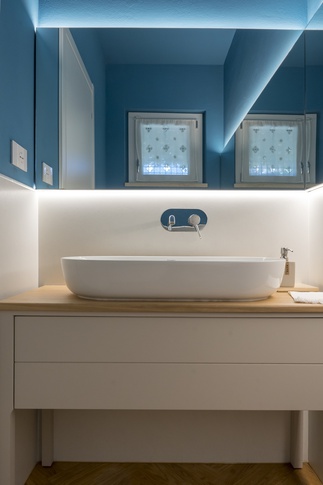 Bagno in stile moderno di 2 di Angela Baccaro Place Milano