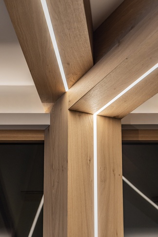 Open Space in stile moderno di 200 di Arredamenti Andalo Open Space in stile moderno di 200 di Arredamenti Andalo