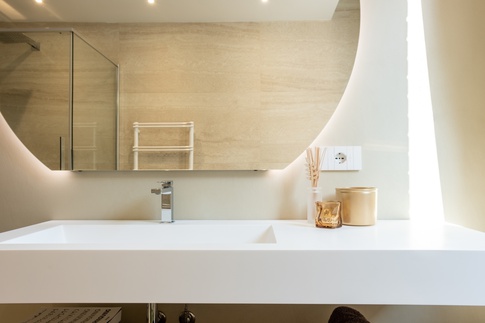 Bagno in stile moderno di 6 di Z+Z