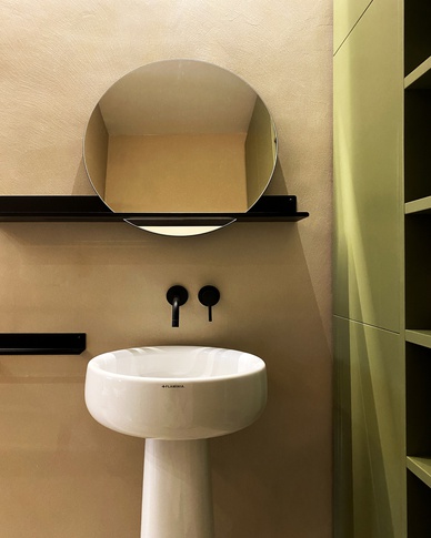 Bagno in stile contemporaneo di 5 di Linea Architettura Design Interior