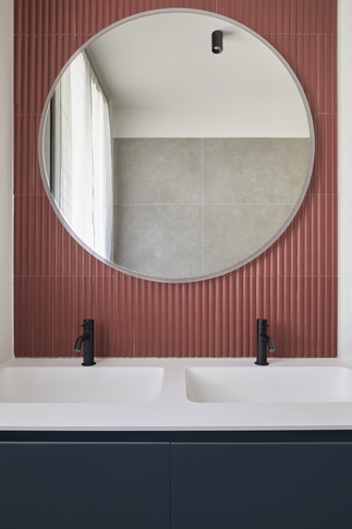 Bagno in stile nordico di 10 di Storie Design Studio