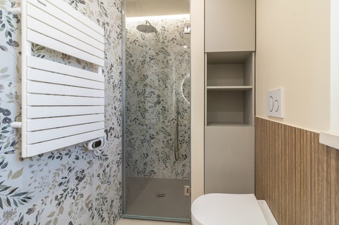 Bagno in stile moderno di 5 di Maria Cristina Orsi Architetto