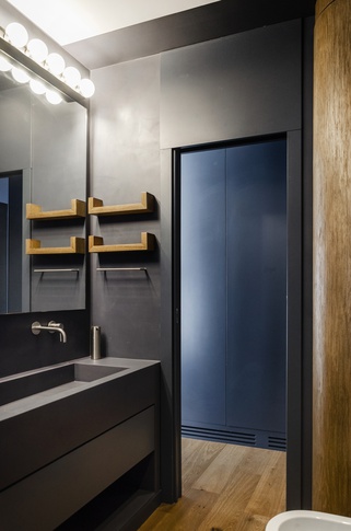 Bagno in stile moderno di 5 di Sara Fabbroni Architetto