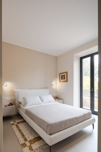 Camera da Letto in stile moderno di 15 di Architetto Sara Edalatkhah