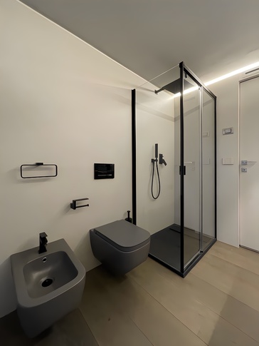 Bagno in stile minimal di 4 di JFD Juri Favilli Design