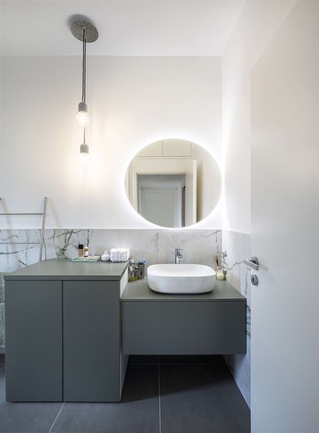 Bagno in stile moderno di 6 di Gianluca Chiocca Interior Design Studio