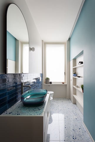 Bagno in stile minimal di 5 di Hop!Arch