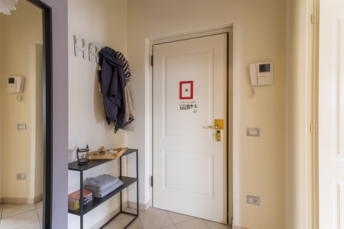 Ingresso in stile moderno di 2 di Lorenzo Rossi Architetto Ingresso in stile moderno di 2 di Lorenzo Rossi Architetto