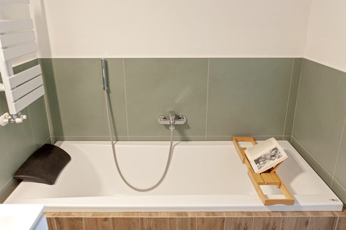 Bagno di Servizio in stile moderno di 12 di Luca Bucciantini Architettura d' Interni