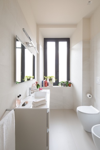 Bagno in stile moderno di 5 di Architetto Sara Edalatkhah