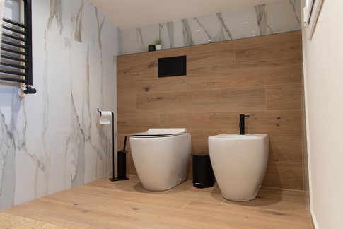 Bagno in stile contemporaneo di 5 di ValentinaZoccoArchitetto