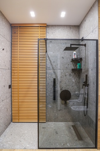 Bagno in stile nordico di 10 di Studio di Architettura e Design AM