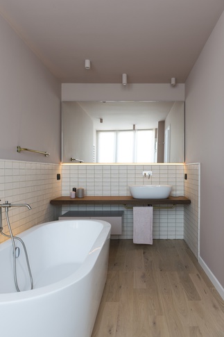 Bagno in stile contemporaneo di 9 di MatStudio