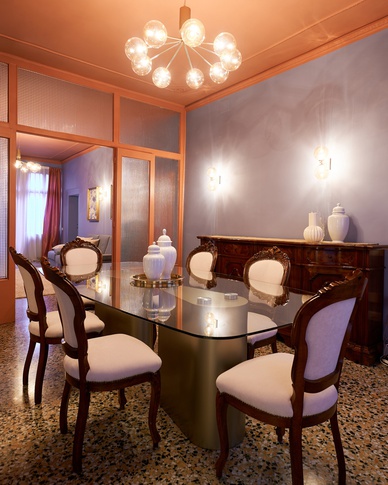 Sala da Pranzo in stile glamour di 19 di Isabella Giacometti Wellbeing Architect