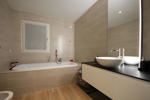 Bagno in stile moderno di 4 di JFD Juri Favilli Design