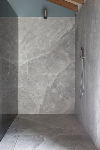 Bagno in stile contemporaneo di 20 di Andrea Benedetti Architetto