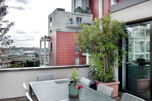 Terrazza in stile moderno di 75 di Bossi Vigorito Building Interior